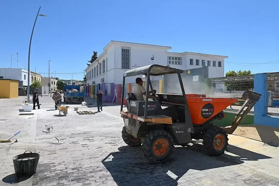 Obras en el entorno del Mercado de Federico Mayo. | Europa Press.