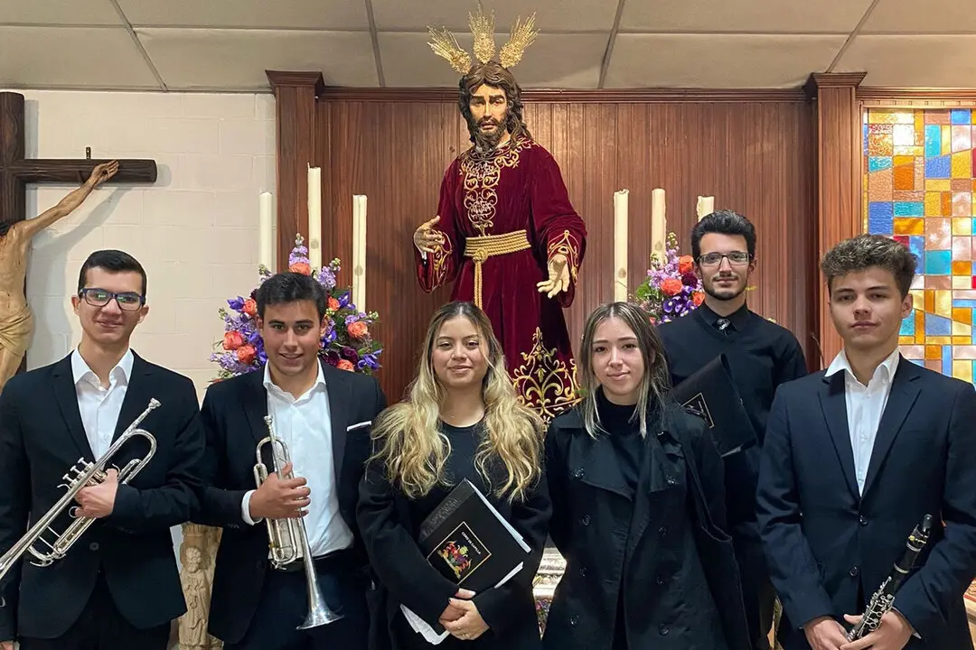  Laura Mu&ntilde;oz, a la derecha, junto a sus compa&ntilde;eros del Coro. | Coro Juan Pablo II FB 