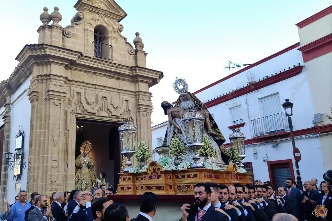 Una imagen del rosario de la aurora de la Virgen de las Angustias. | Hermandad de las Angustias. 