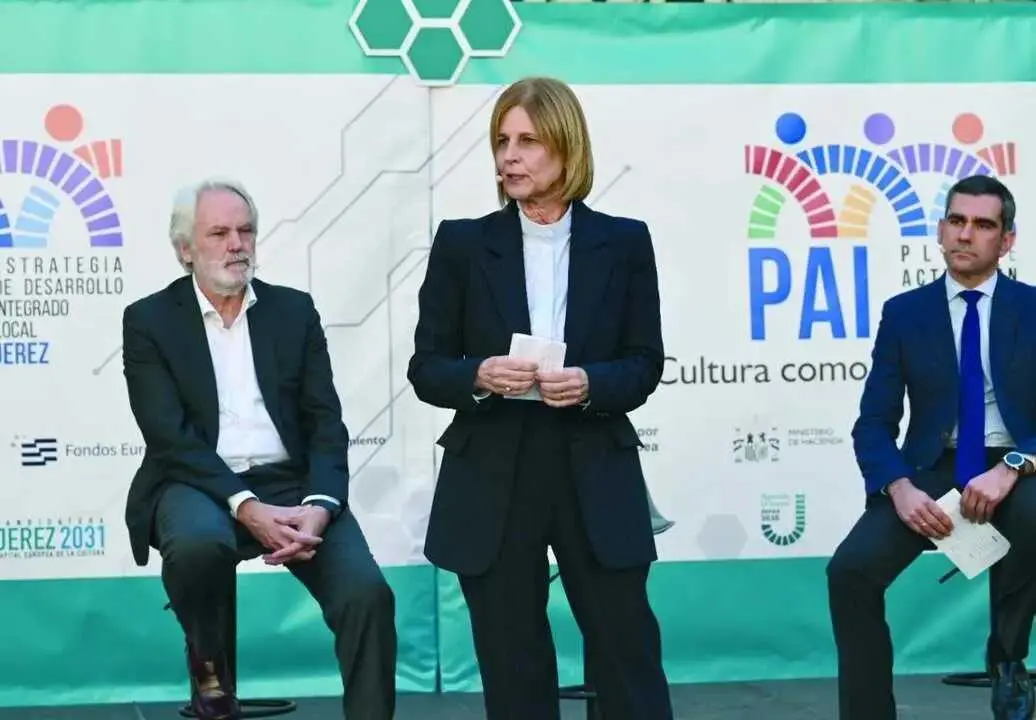  La alcaldesa en la presentaci&oacute;n de los proyectos al Plan Edil. | jerez.es 