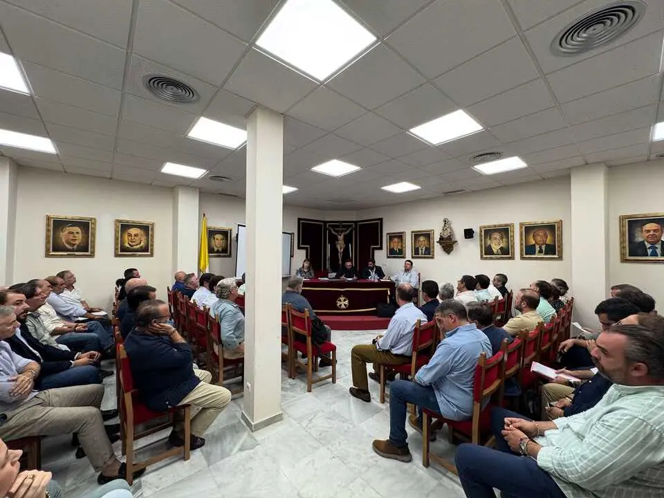  Pleno de hermanos mayores. | Viva Jerez. 