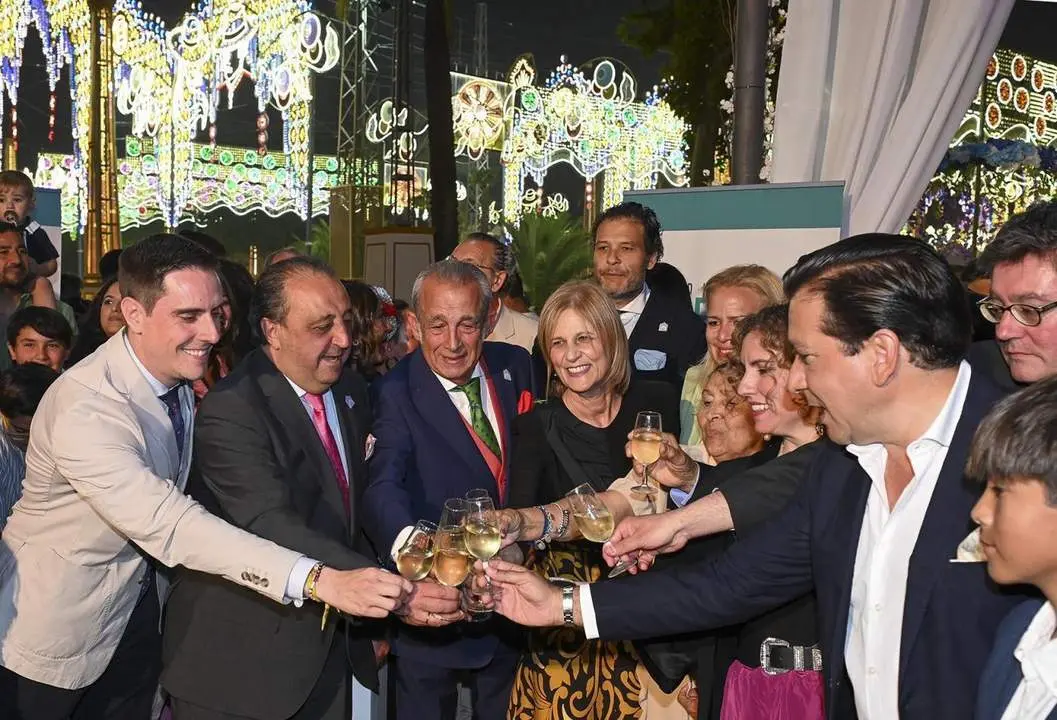  Brindis durante la inauguraci&oacute;n de la Feria del Caballo - jerez.es 