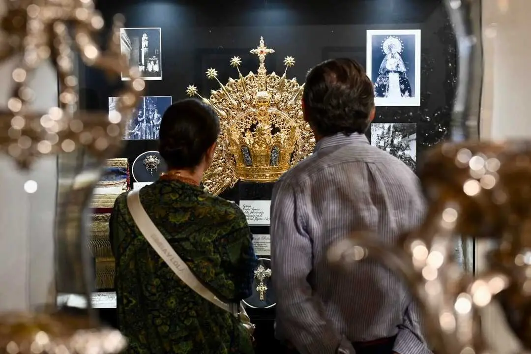  Exposici&oacute;n conmemorativa del 225 aniversario de la actual imagen de la Virgen de la Soledad, en los Claustros. | Viva Jerez. 