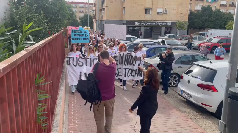 Las familias que han denunciado a una profesora por presunto maltrato infantil reclaman justicia