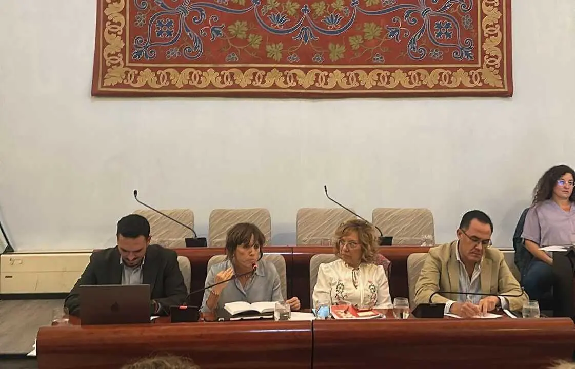  Bancada del grupo municipal socialista en el Pleno de este pasado viernes. | PP. 