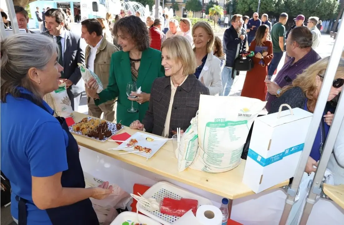 La alcaldesa de Jerez, Mar&iacute;a Jos&eacute; Garc&iacute;a Pelayo, visita 'Saborea C&aacute;diz, saborea tu provincia' | AYUNTAMIENTO DE JEREZ DE LA FRONTERA