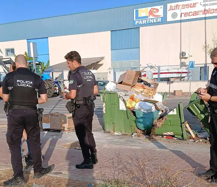  La Polic&iacute;a Local, en un pol&iacute;gono industrial de Jerez. | Viva Jerez. 