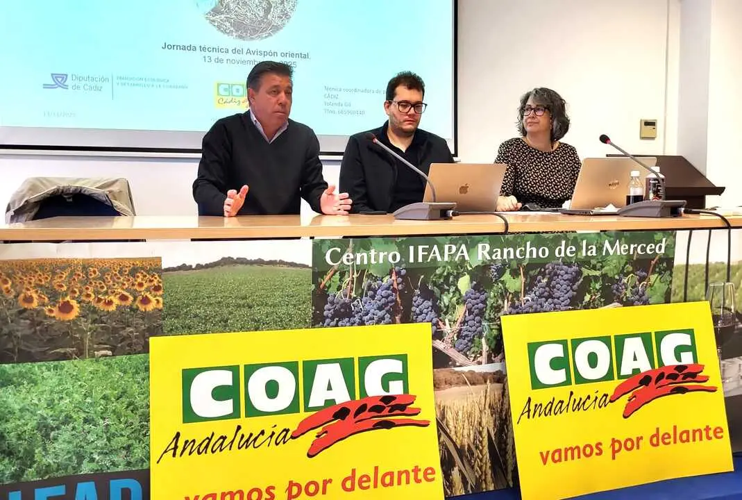  Miguel P&eacute;rez inaugur&oacute; las jornadas centradas en el impacto de la invasi&oacute;n del avisp&oacute;n oriental. 