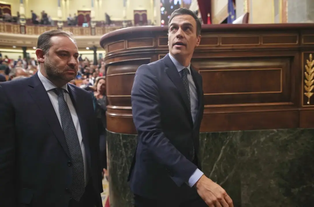&Aacute;balos junto a Pedro S&aacute;nchez. |  Efe