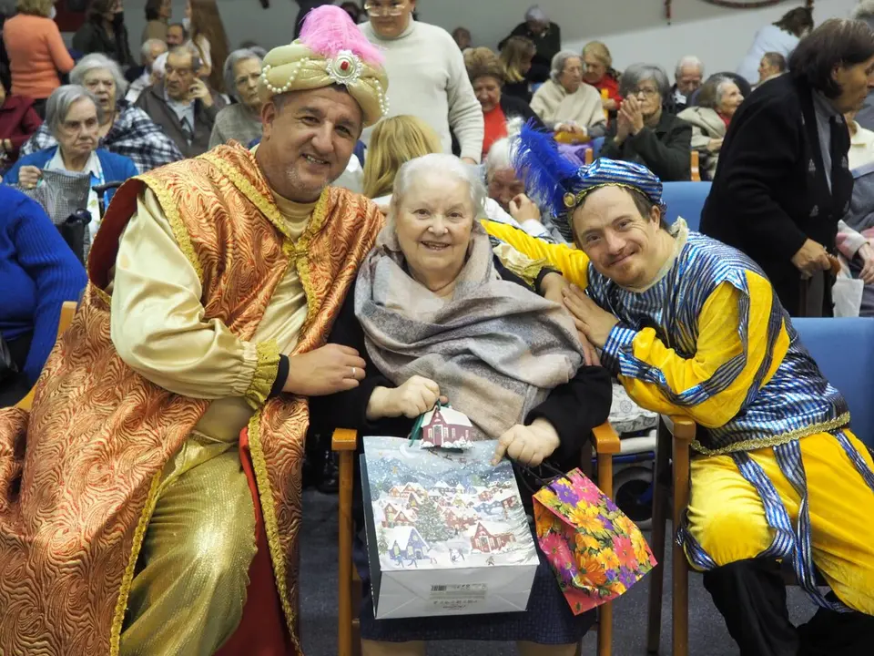  Los Reyes Magos en el centro de acogida San Jos&eacute;. | Viva 