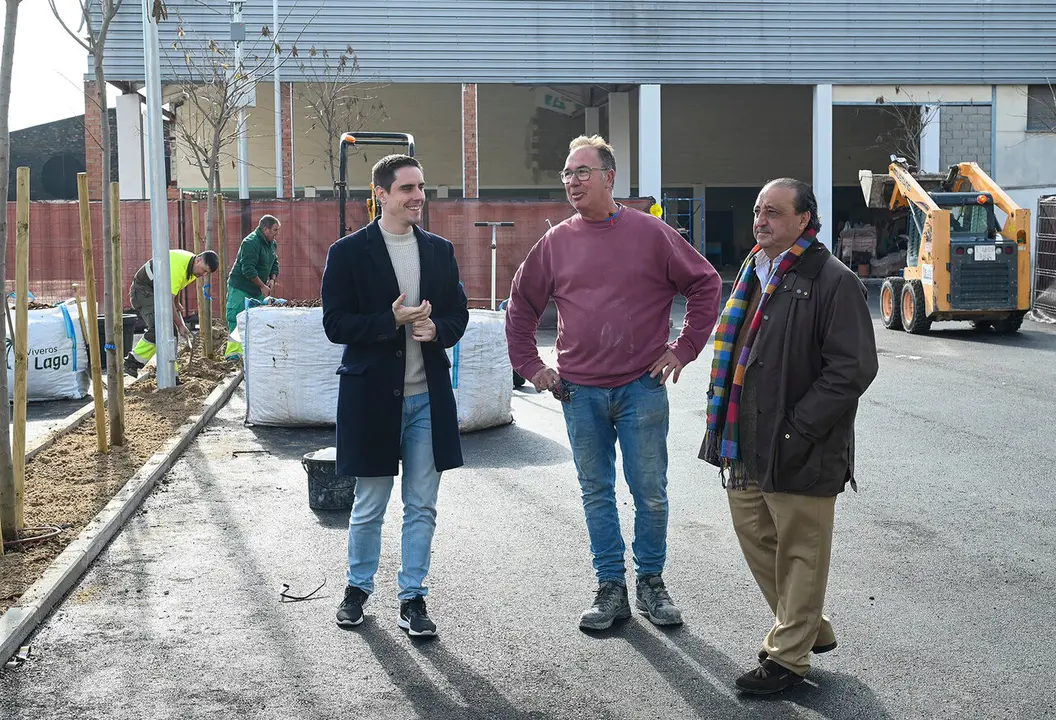  Jaime Espinar y Paco Zurita, visitando las obras del futuro aparcamiento. | Viva Jerez. 