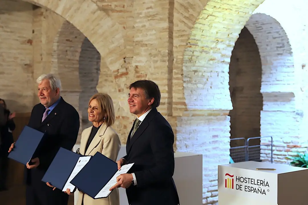  La alcaldesa tras la firma del convenio de la Capital Espa&ntilde;ola de la Gastronom&iacute;a.|  jerez.es 