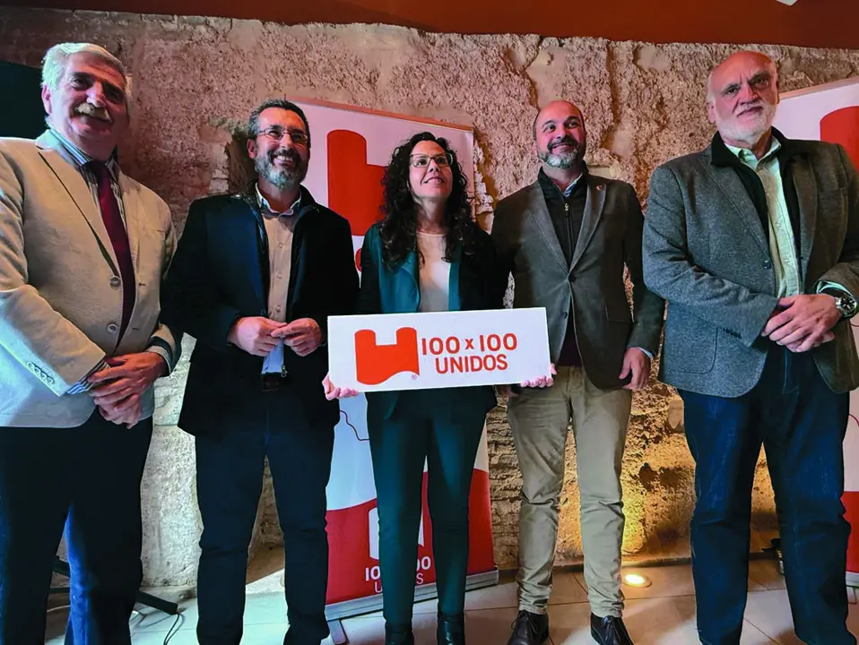  Laura Rom&aacute;n, la candidata de 100x100 Unidos, junto a Juan Franco, alcalde de La L&iacute;nea. | Viva 