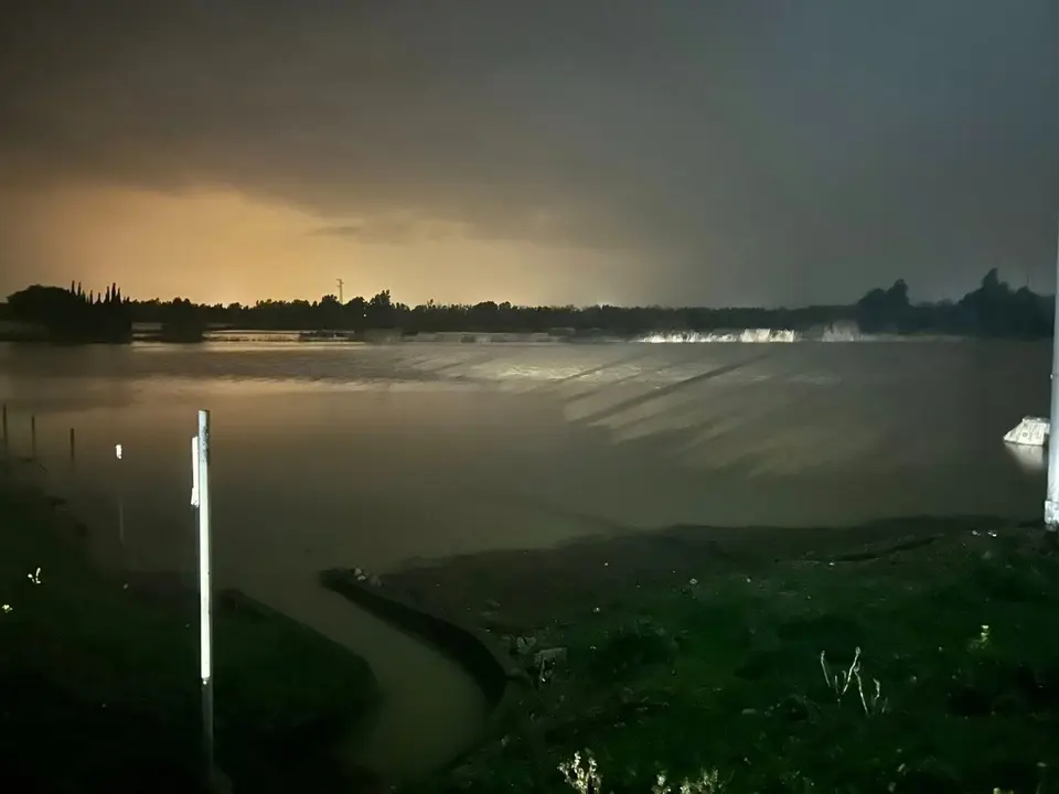  El cauce del r&iacute;o esta pasada noche por la zona de Torrecera. |  Ayto de Torrecera 