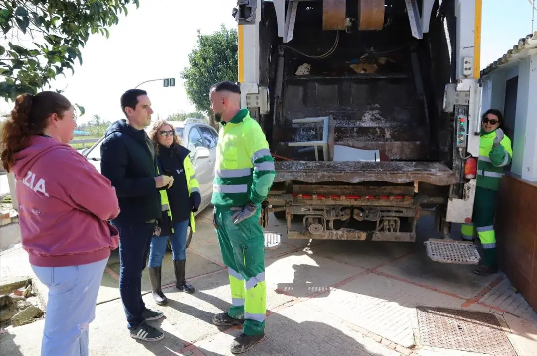  Espinar y S&aacute;nchez Toro en la visita a la zona rural. |  jerez.es 