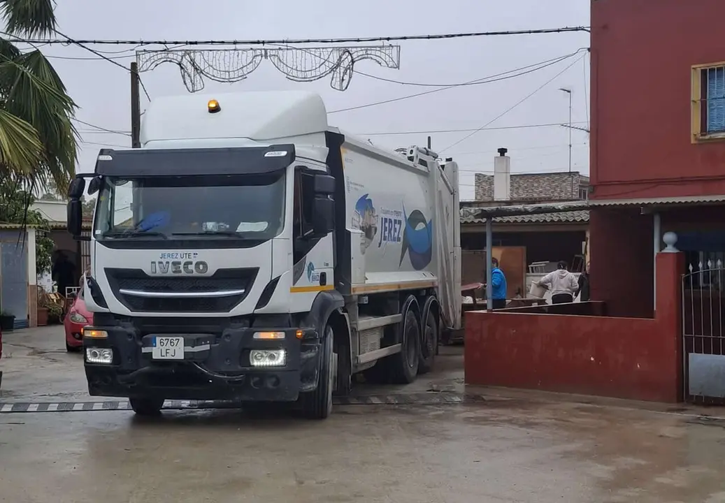  Labores de limpieza en El Portalillo, |  Jerez.es 