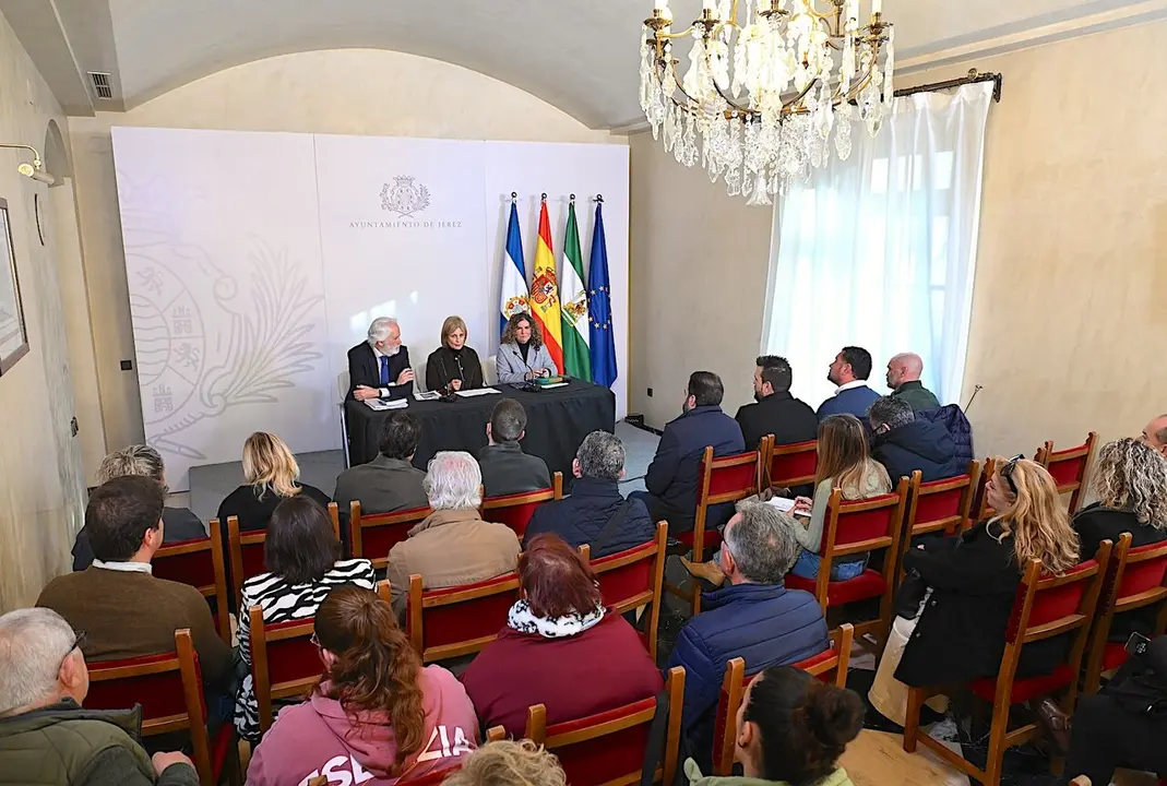  Reuni&oacute;n de la alcaldesa con los representantes del Jerez rural. |  jerez.es 