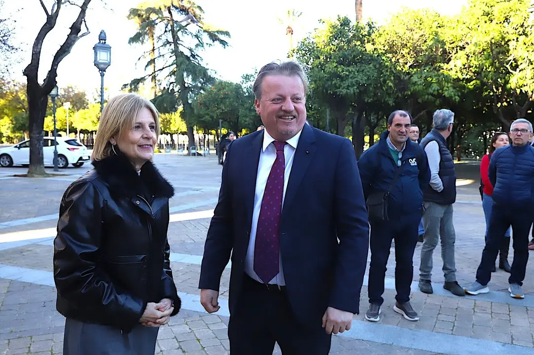  La alcaldesa junto al alcalde de Victoria, Brian Azzopardi. | jerez-es 