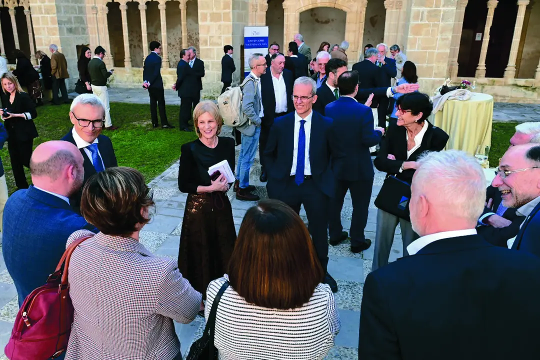  La alcaldesa de Jerez, en calidad de presidenta de la FEMP, ayer en la recepci&oacute;n a los asistentes. | FEMP 