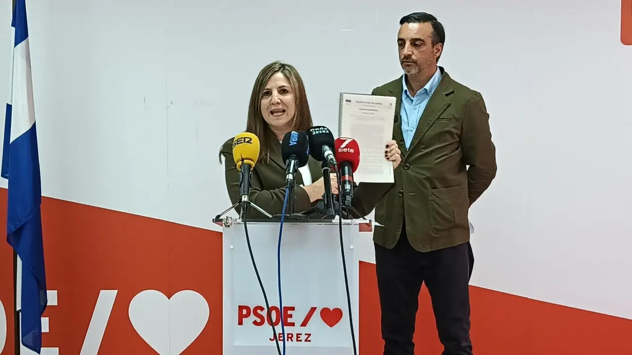  Irene Garc&iacute;a y Jos&eacute; Antonio D&iacute;az, en rueda de prensa. |  Kiko S&aacute;nchez 