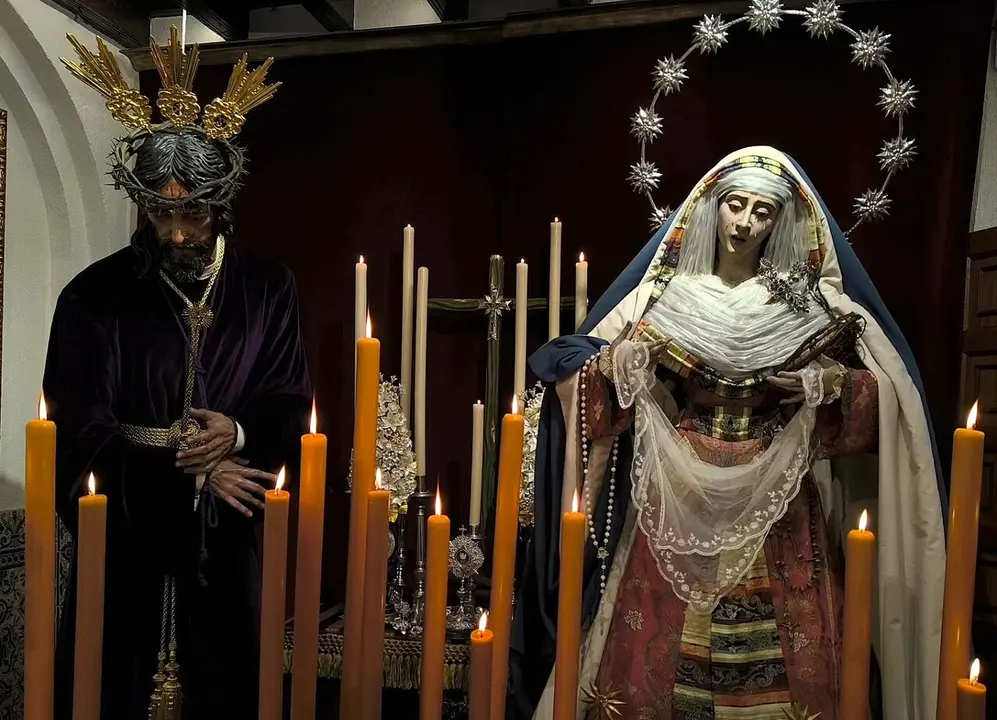  El Se&ntilde;or del Amparo y la Virgen del Consuelo, en el convento de Santa &Aacute;ngela de la Cruz. | Hermandad del Consuelo. 