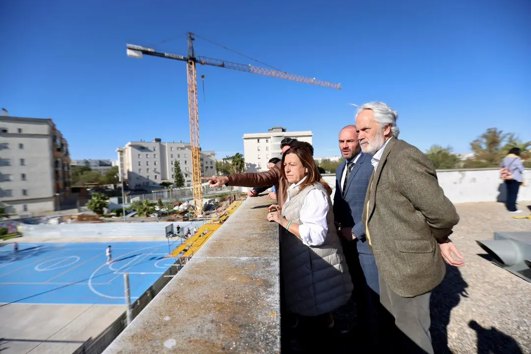  La consejera de Educaci&oacute;n ha visitado las obras del IES Lola Flores. |  Junta 