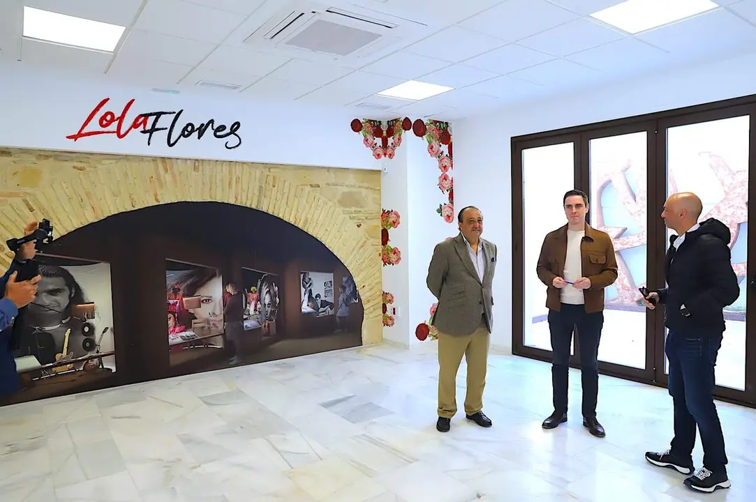  Jaime Espinar y Francisco Zurita, en su visita al futuro museo de la familia Flores. | Viva Jerez. 