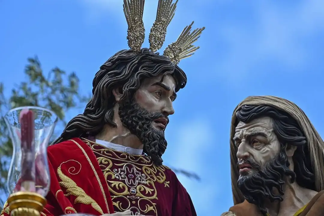 El Cristo de la Clemencia procesiona desde la parroquia de San Benito. | Viva Jerez.