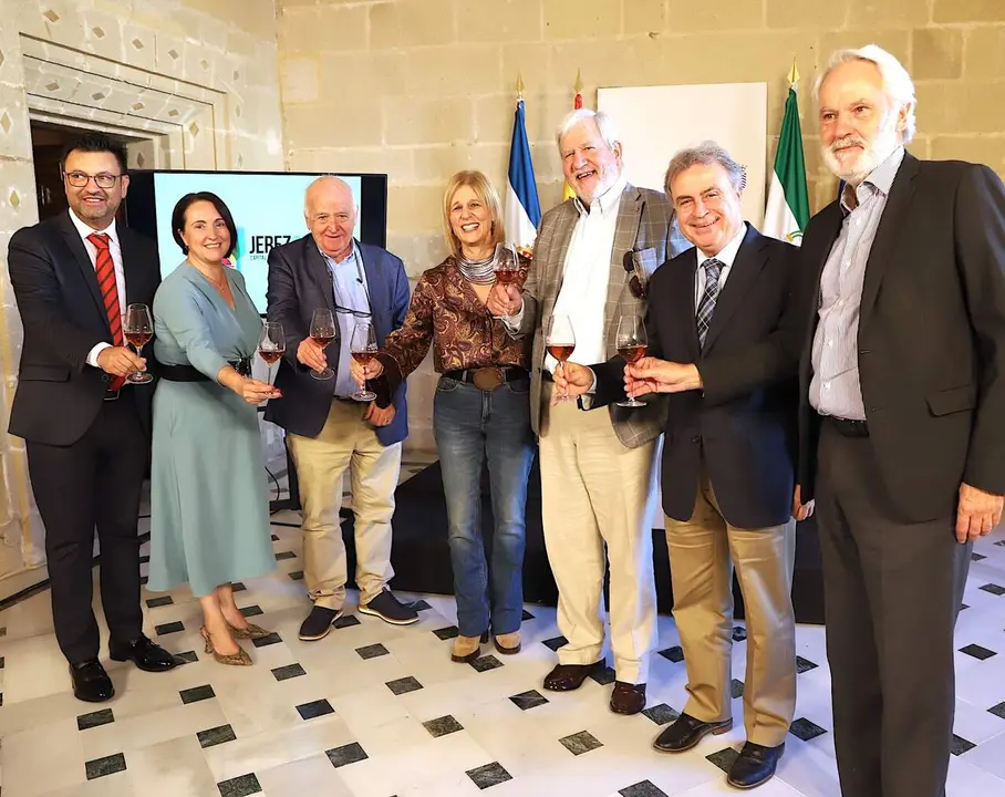  La alcaldesa, Mar&iacute;a Jos&eacute; Garc&iacute;a-Pelayo, celebrando la capitalidad gastron&oacute;mica de Jerez. | Viva Jerez. 