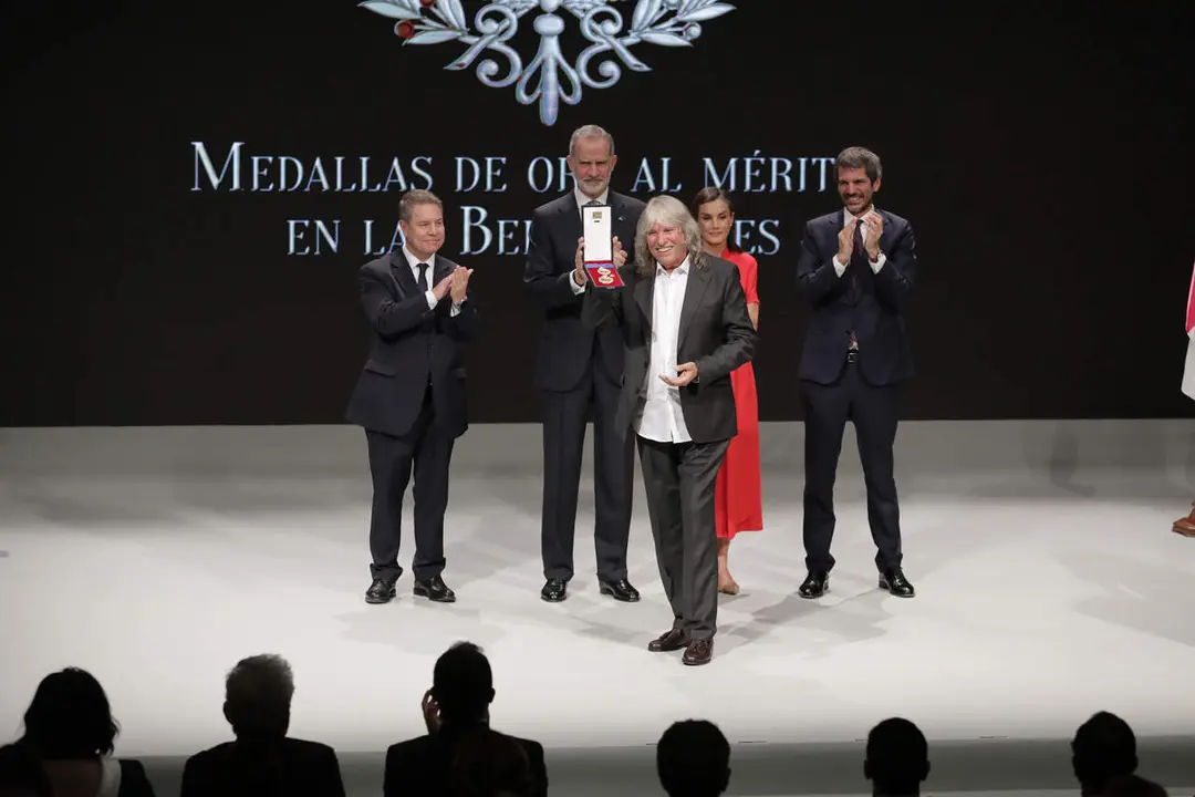  Jos&eacute; Merc&eacute;, junto a los Reyes de Espa&ntilde;a tras recibir la Medalla de Oro de las Bellas Artes. | EP 