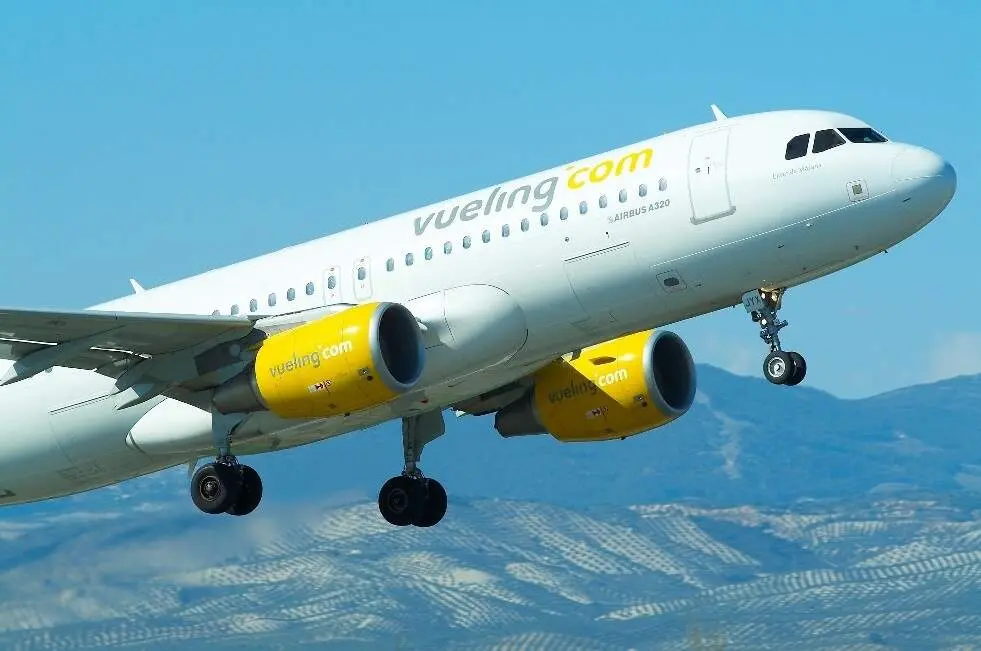  Un avi&oacute;n de Vueling en una imagen de archivo | Vueling 