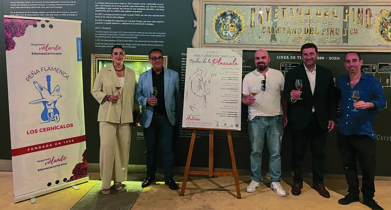  Presentaci&oacute;n del ciclo de Los Cern&iacute;calos en Cayetano del Pino. |  JG 