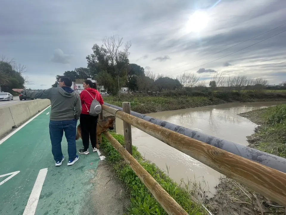  El arroyo Salado, en las inmediaciones de Estella del Marqu&eacute;s durante el pasado temporal. | Jim&eacute;nez. 