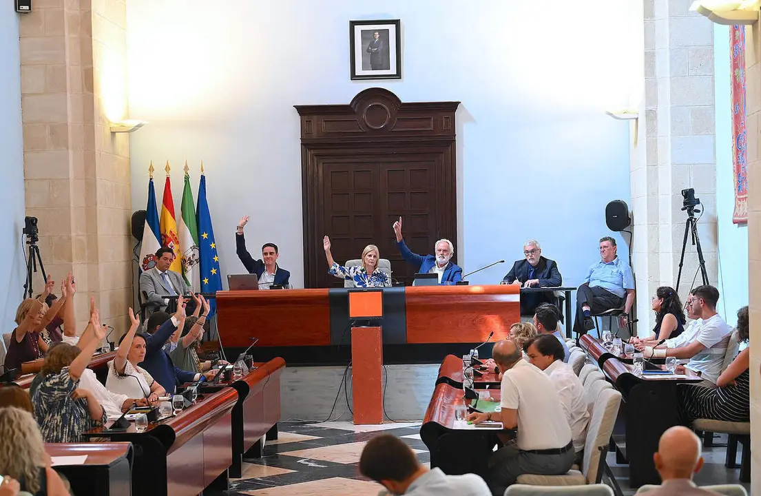  Pleno del Ayuntamiento de Jerez en el que se aprobaron los presupuestos de 2025. | Viva Jerez. 