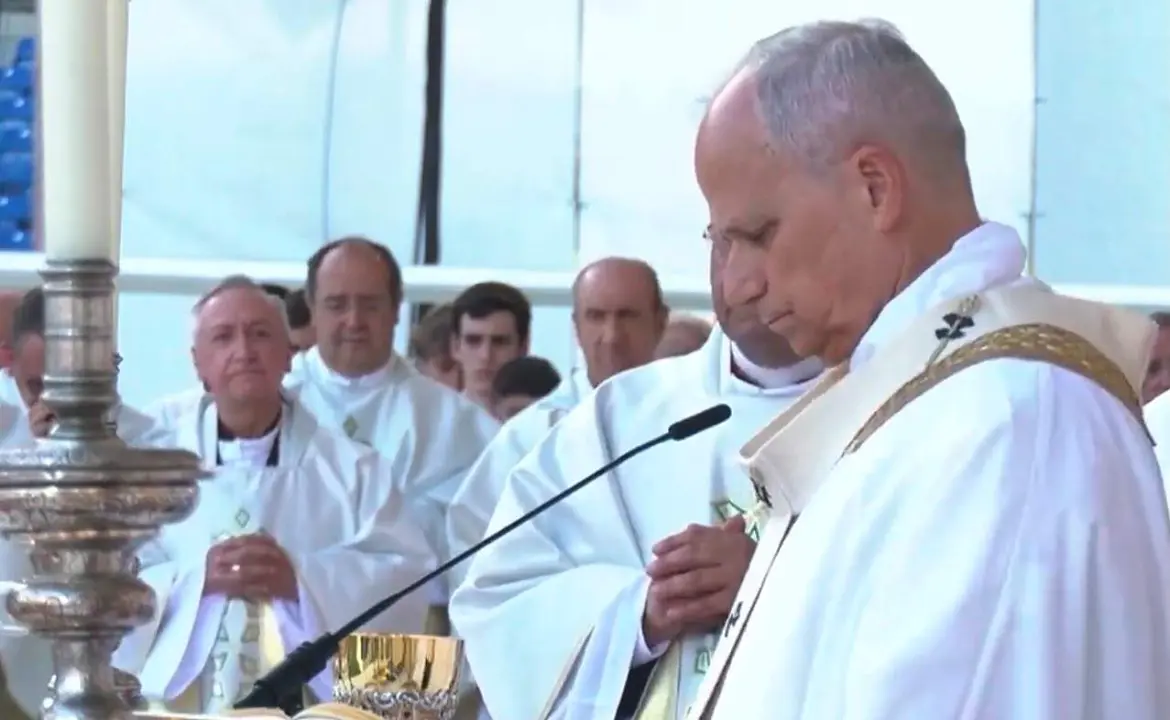  Monse&ntilde;or Rico Pav&eacute;s en la ceremonia celebrada en Canarias ante el Papa. | Di&oacute;cesis de Jerez 