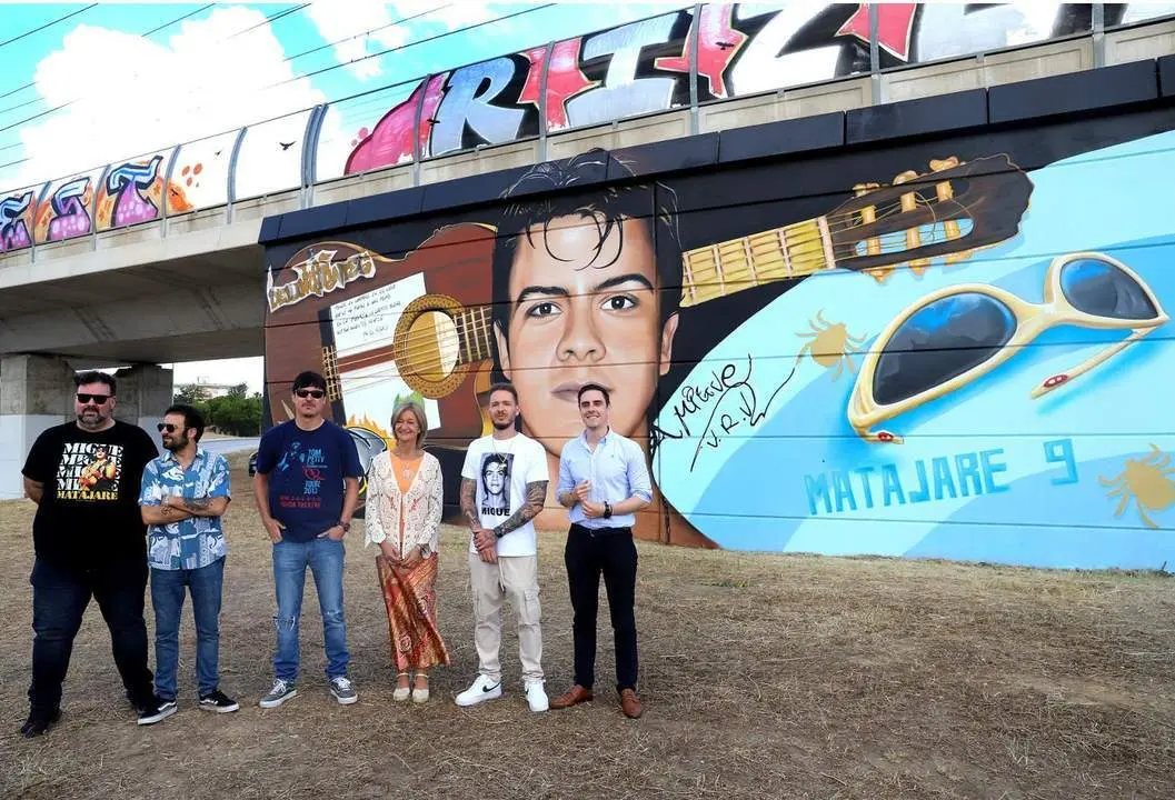  Inauguraci&oacute;n del grafiti dedicado a Migue Ben&iacute;tez en San Jos&eacute; Obrero.  - Viva 