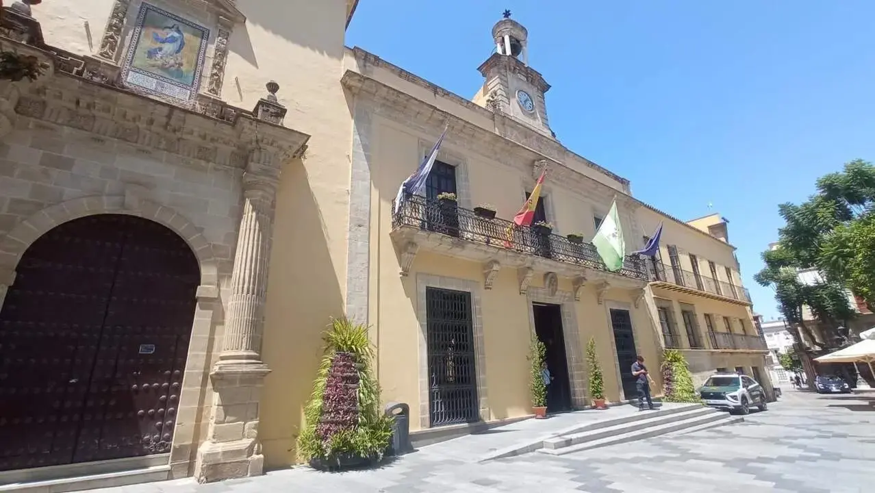  Fachada principal del Ayuntamiento de Jerez. | Viva Jerez. 