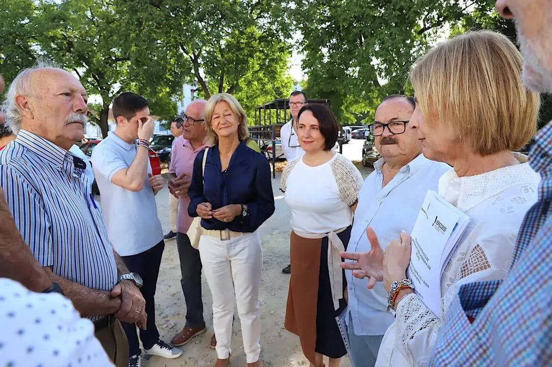  Una visita del Gobierno municipal a la barriada de La Granja. | Viva Jerez. 