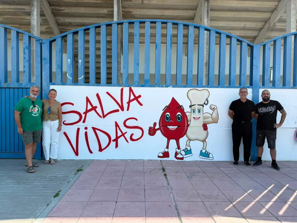  Primero de los murales de esta campa&ntilde;a, en el estadio Pedro S. Garrido. | Viva Jerez. 