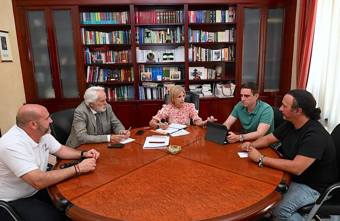  Reuni&oacute;n de la alcaldesa con Teletaxi. | jerez.es 