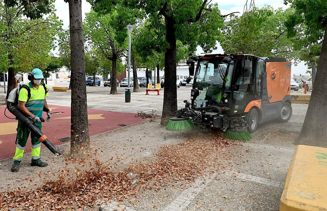  La nueva barredora incorporada al servicio de limpieza. | jerez.es 