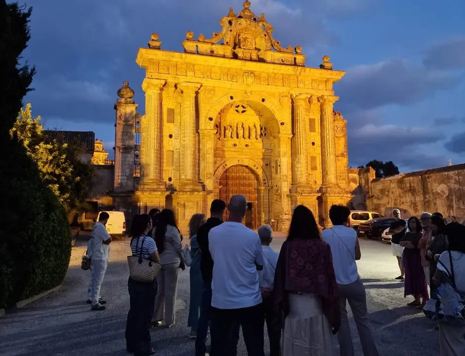  Primera visita nocturna a la Cartuja de Jerez. | Viva Jerez. 