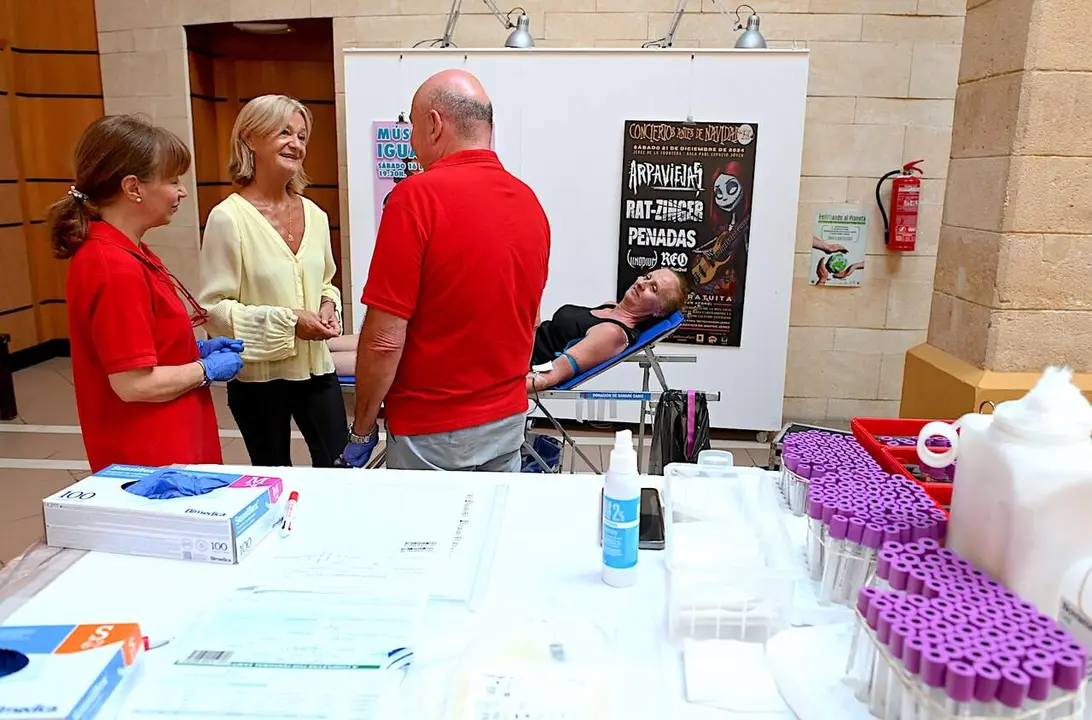  Carmen Pina, en la campa&ntilde;a de donaci&oacute;n de sangre. | Viva Jerez. 