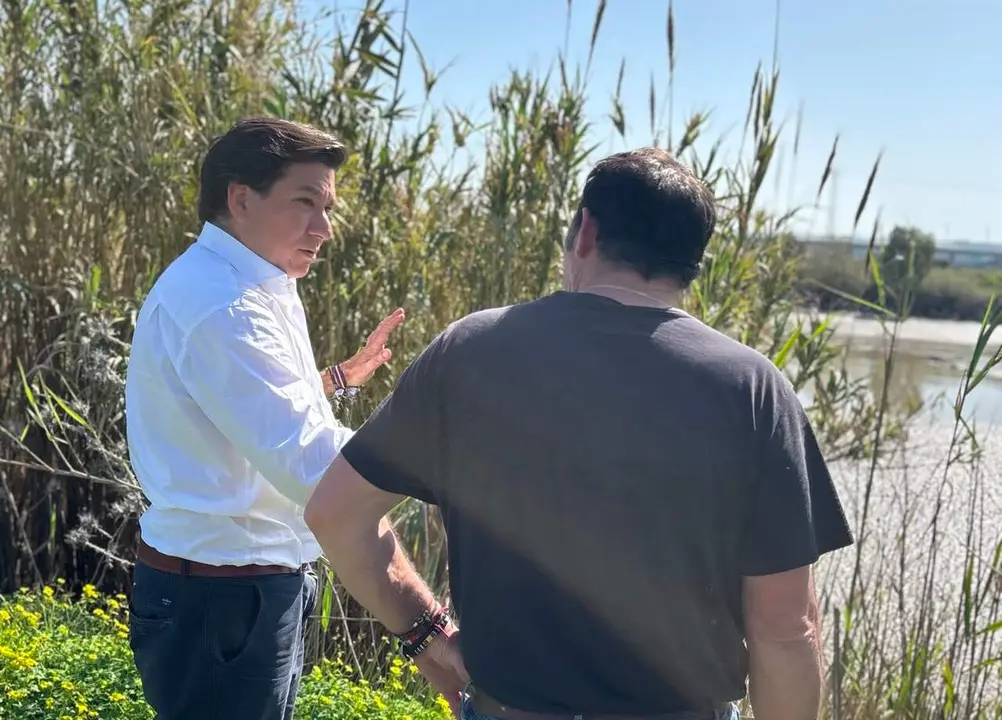 Antonio Fern&aacute;ndez en su visita a Tablellina. |  Vox 