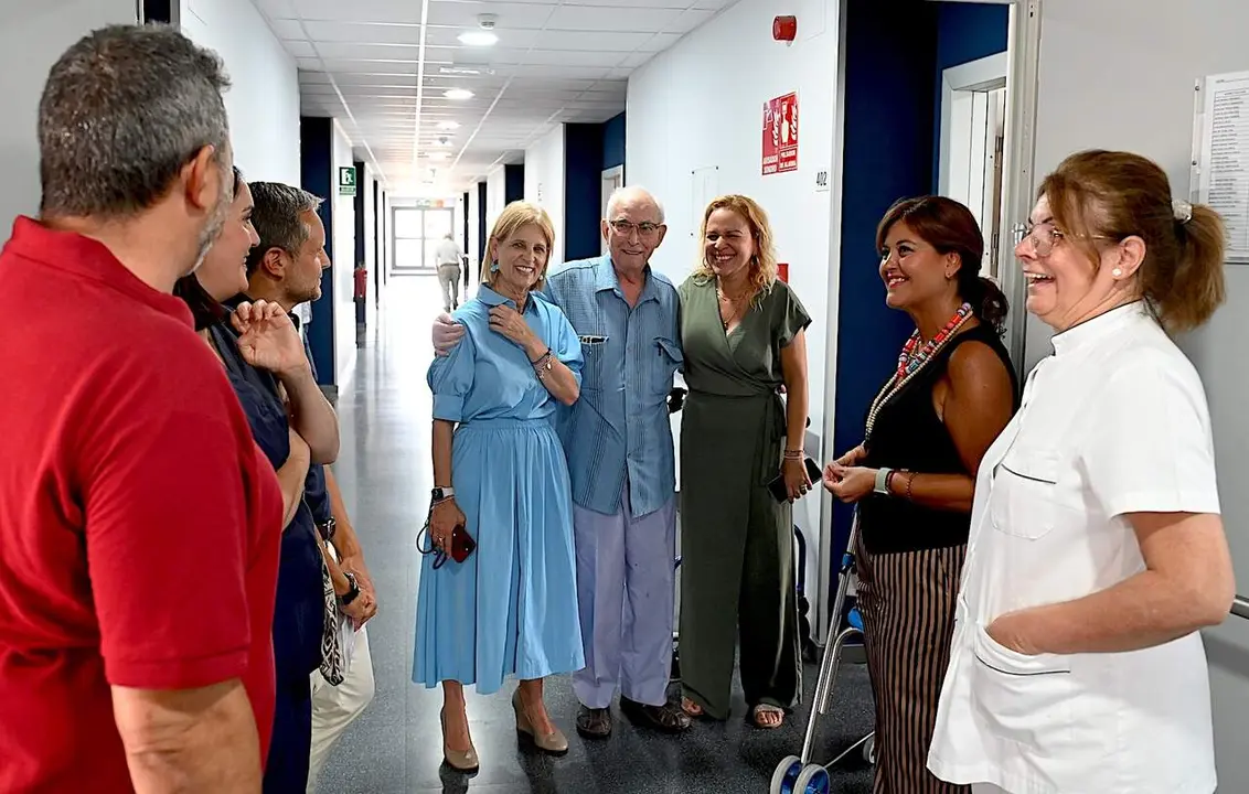  Mar&iacute;a Jos&eacute; Garc&iacute;a-Pelayo, en su visita al centro de acogida San Jos&eacute;. | Viva Jerez. 