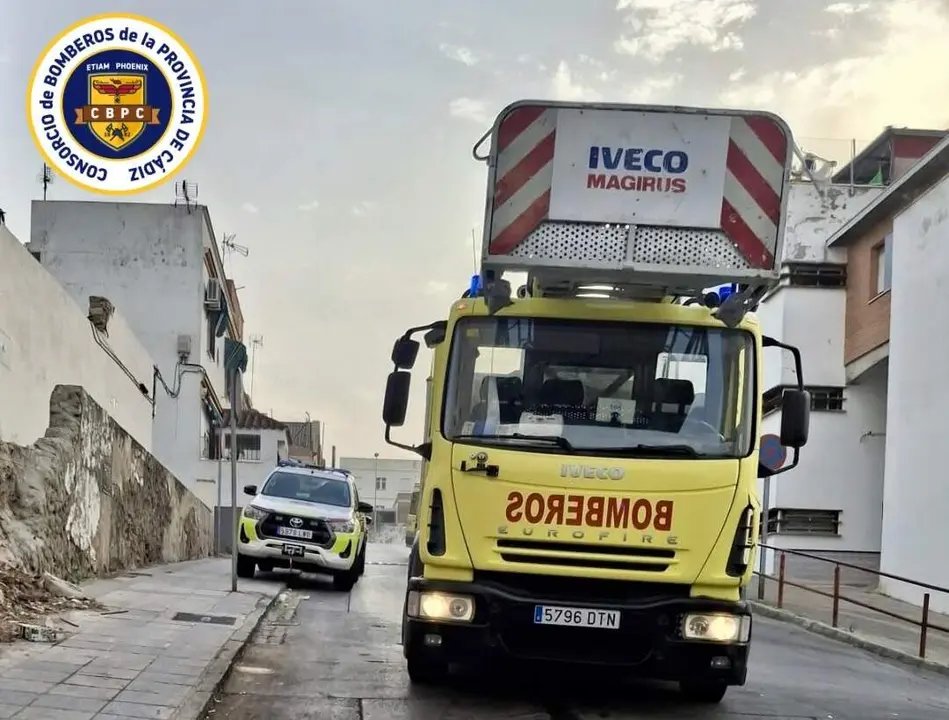  Bomberos, en Vista Alegre. | Consorcio de Bomberos de C&aacute;diz. 