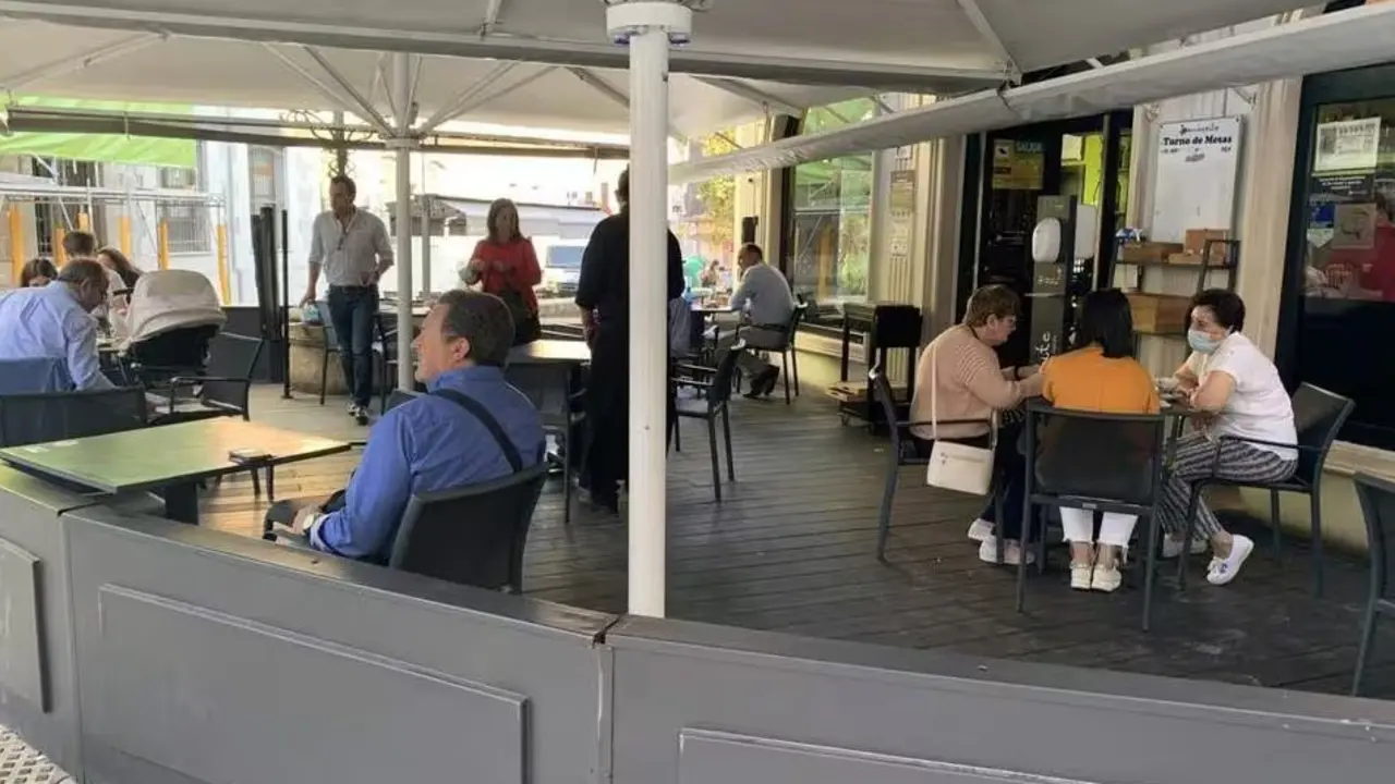 Clientela, en un restaurante de Ja&eacute;n | Fran Cano