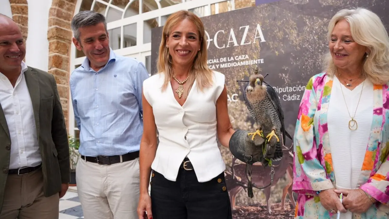  La presidenta de la Diputaci&oacute;n en la presentaci&oacute;n de Ecocaza. | dipucadiz.es 