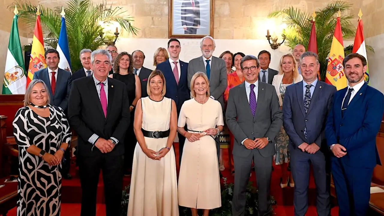  Las corporaciones de Jerez y Haro en el Cabildo Viejo. | jerez.es 
