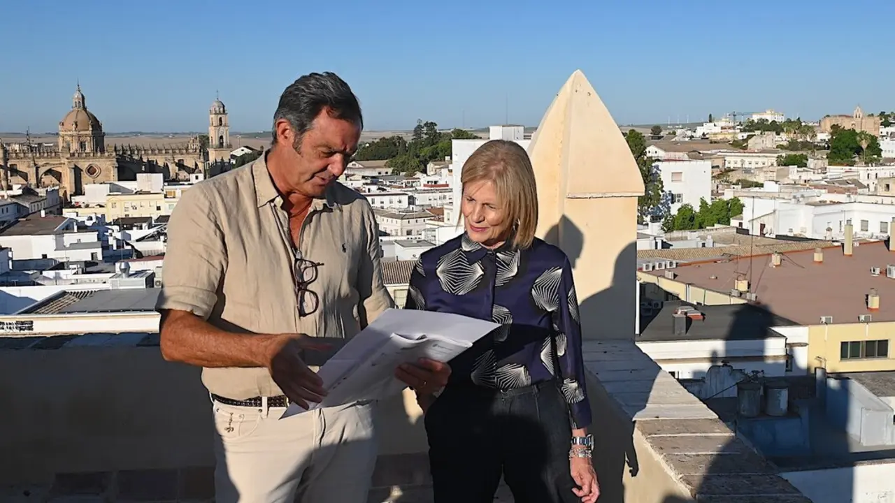  La alcaldesa en su visita a la Torre de la Atalaya. | jerez.es 